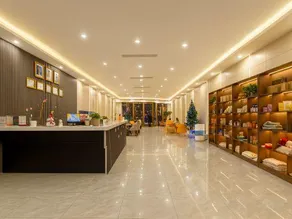 Oriental Hotel - Image 3