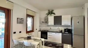 Rome Phoenix Suite Eur - piscina stagionale - Image 4