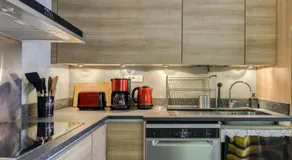 Top floor apartment - 2 chambres, Free Wifi & Parking & Sunset by ImmoConciergerie - Image 5