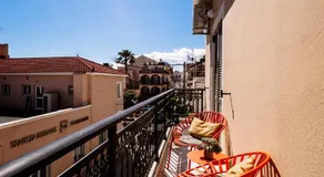 Melos House - Charming Apartment with Jacuzzi in the Heart of the City Perfect for Memorable Summer Experiences By Villa Mana Gers - Image 4
