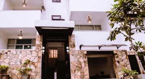 St.Lachlan Hotel & Suites - Image 3