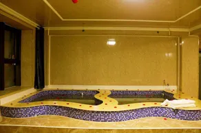 Dongxing Hot Spring Hotel - Image 3