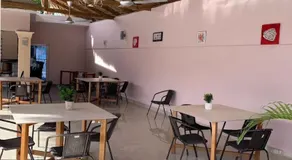 Hotel Con Piscina - Image 5