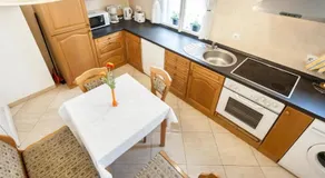 Ferienhaus mit Garten & Parkplatz, für Paare, Familien und Hunde - Image 3