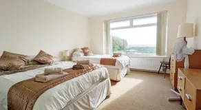 11 Shorecroft, Aldwick - Image 2