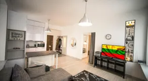 Vilnius apartment with stained glass - Image 2