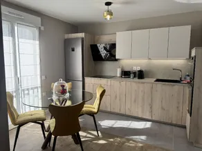 Cosy Home By Dream Apartments - Image 2
