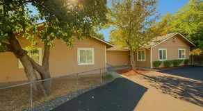 Central Sac Gem - Near DT & Cal Expo, Free Parking, Unit B - Image 5