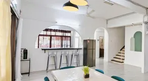 Spacious 9 Rooms house 23paxQbay MallSpice Arena - Image 3