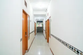RedDoorz near Flyover Arjosari Malang - Image 4
