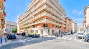 Near old town and apartment fully renovated - Image 5