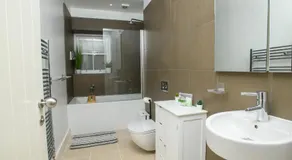 Stunning Central Lincoln Apartment - Parking - Image 2
