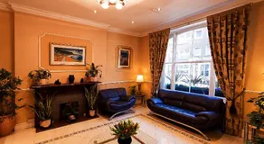 Avon Hotel - Image 2