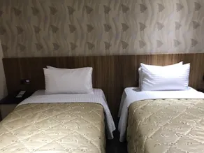 Red hotel - Image 2