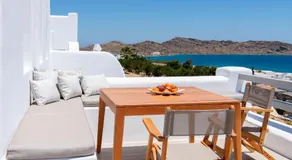 Kymo Luxury Suites Paros - Image 5