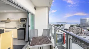 '18th in the Clouds' CBD Resort Living with Pool - Image 4