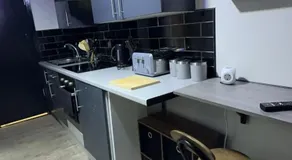 Studio apartment in bolton town - Image 4