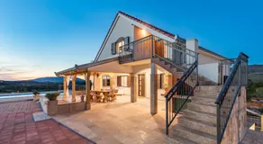 Luxury Villa With Heated Pool & Magnificent View - Image 4