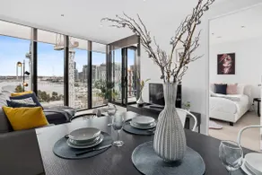 A Stylish 2BR Apt with FREE Parking - Image 3