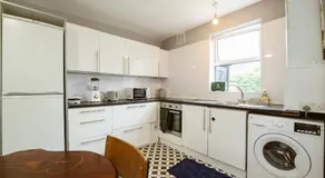 Barking Cosy Double Rooms - Image 4