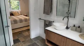 Private Rainforest Guesthouse in Doonan - Image 5