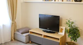 New! Cozy Apartment with Free guarded parking - Image 5