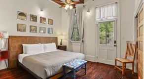 Heart of MidCity Front Porch 3bd 2 bath Streetcar - Image 2