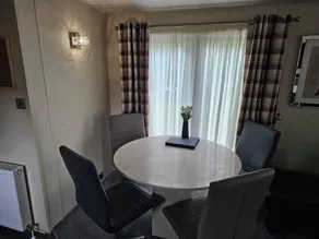 Tudor Lodge Hotel - Image 4