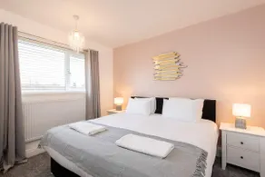 Moor Crescent - Image 2
