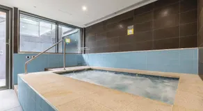 Spacious 2 bedroom apartment with Free parking-00189 - Image 4