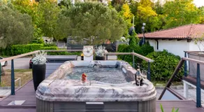 Ocean Beauty Beachfront House Boat in Portorož with Sea View and Jacuzzi - Image 3