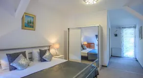 Nobless Boutique Residence - Image 2
