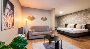 Bloomhotel - Image 2