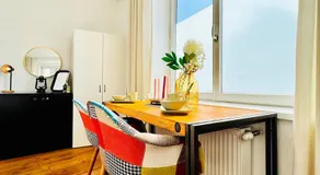 Comfortable Private Rooms in 5BR Apartment Near Kaufpark Alterlaa - Image 3