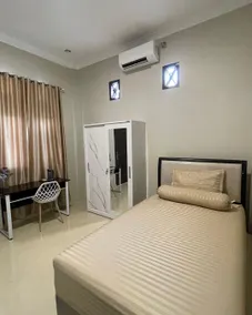 Utama Guest House Kuta Alam - Image 5