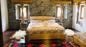 Shpella Guesthouse Theth - Image 2