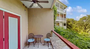 Gruene Envy – a first floor Poolside Condo with Guadalupe River Access - Image 4