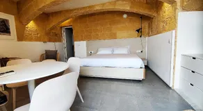 Wave 24 Savynomad Harbour Residence & Private Jacuzzi SPA Cave - Image 2