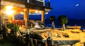Needa Rock Resort - Image 3