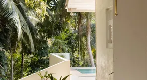 Luxury Villa in Jungle Setting with Infinity Pool and Firepit - Image 2