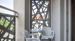 Boulevard Apartments - Image 3