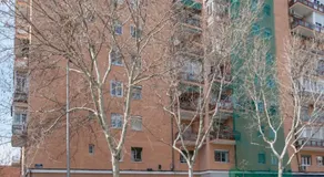 Apartamento Plaza de Castilla II - Urbano con Estilo y Funcional - Image 2