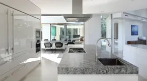 Racquet Retreat by Noosa Secret Destinations- Short Walk to Hastings Street - Image 5