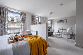 Windsor Elegant Studio – 100yrds from the Castle - Image 2
