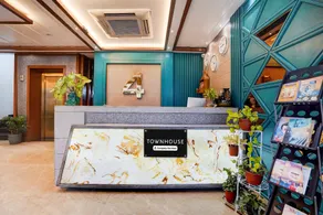 Super OYO Townhouse Prayagraj Central Bus Terminal Formerly Hotel Four View - Image 4