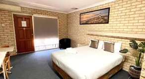 Drakesbrook Hotel - Image 2