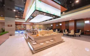 Yihe Shangjing International Hotspring Hotel - Image 3