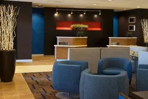 Courtyard by Marriott Bloomington - Image 5