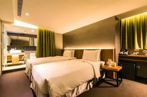Goodmore Hotel - Image 2