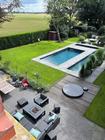 Manor house with pool - Image 3